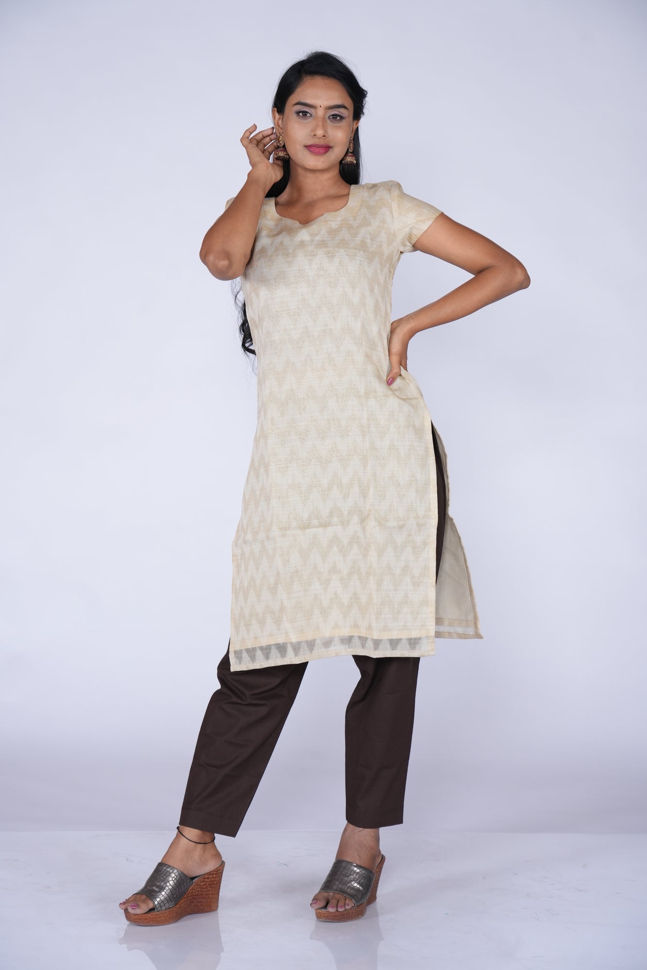 Light Colour Self ZigZag Pattern - Main Image