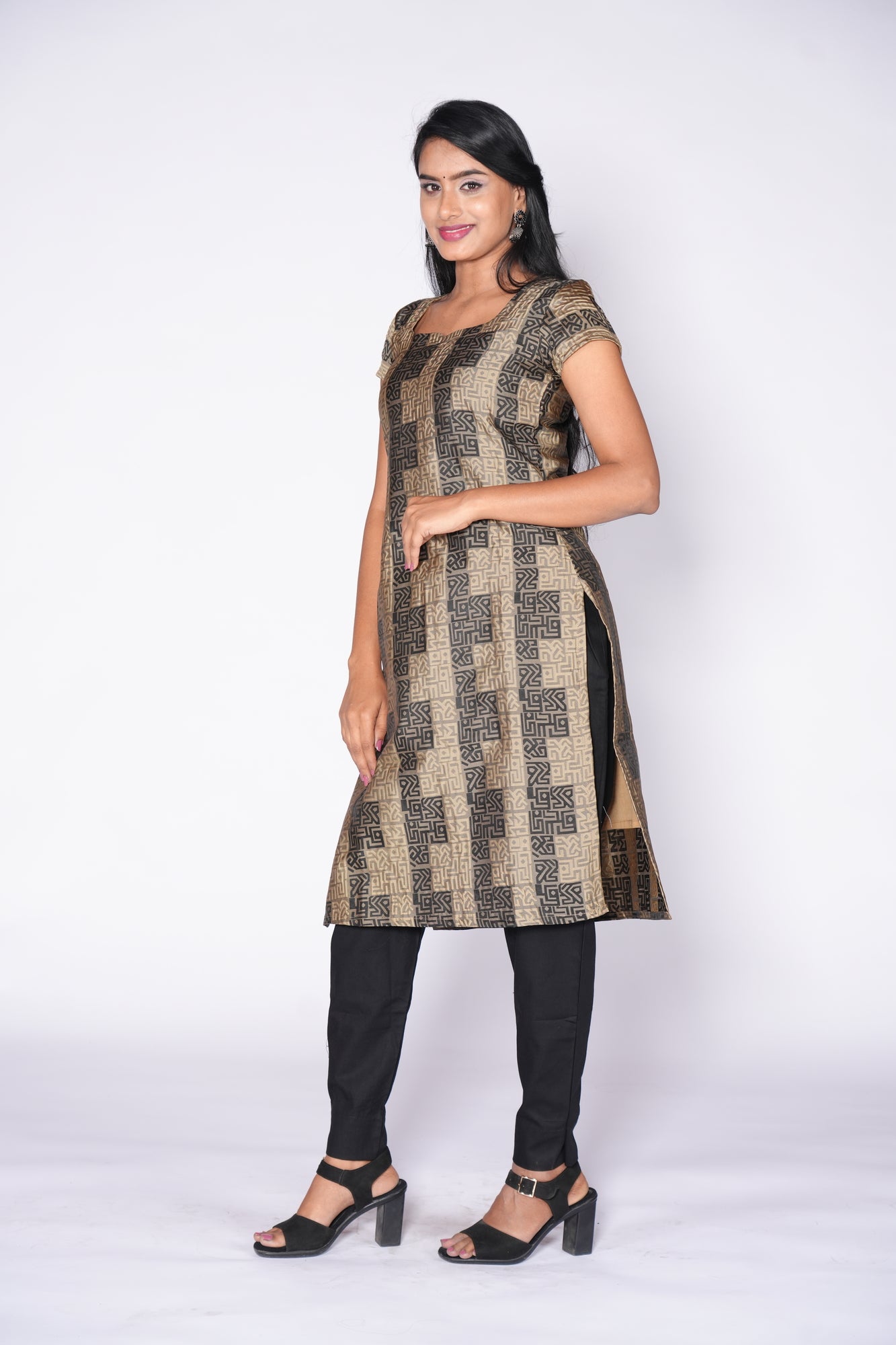 Black Cream Pattern Cotton Top