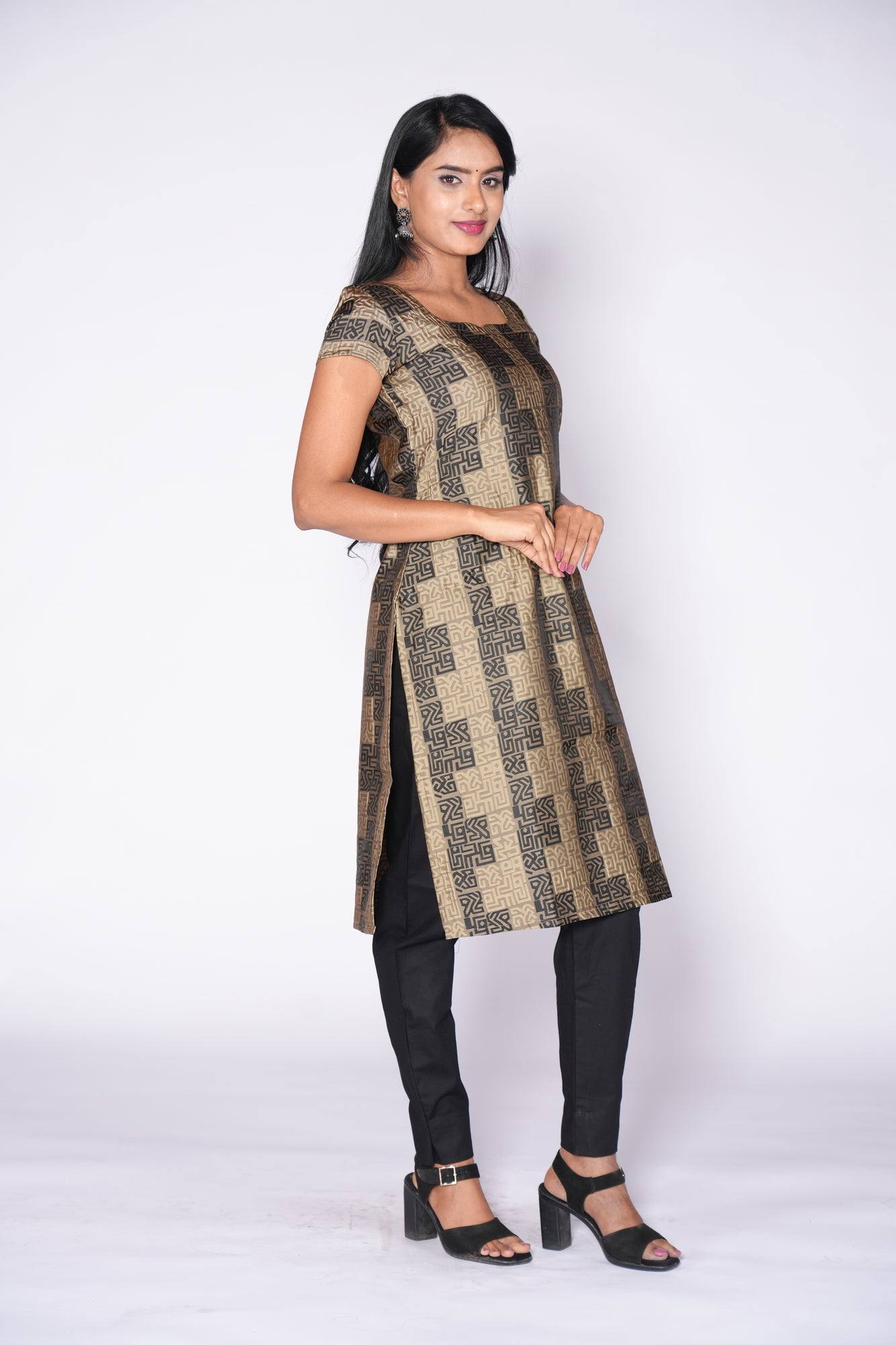 Black Cream Pattern Cotton Top