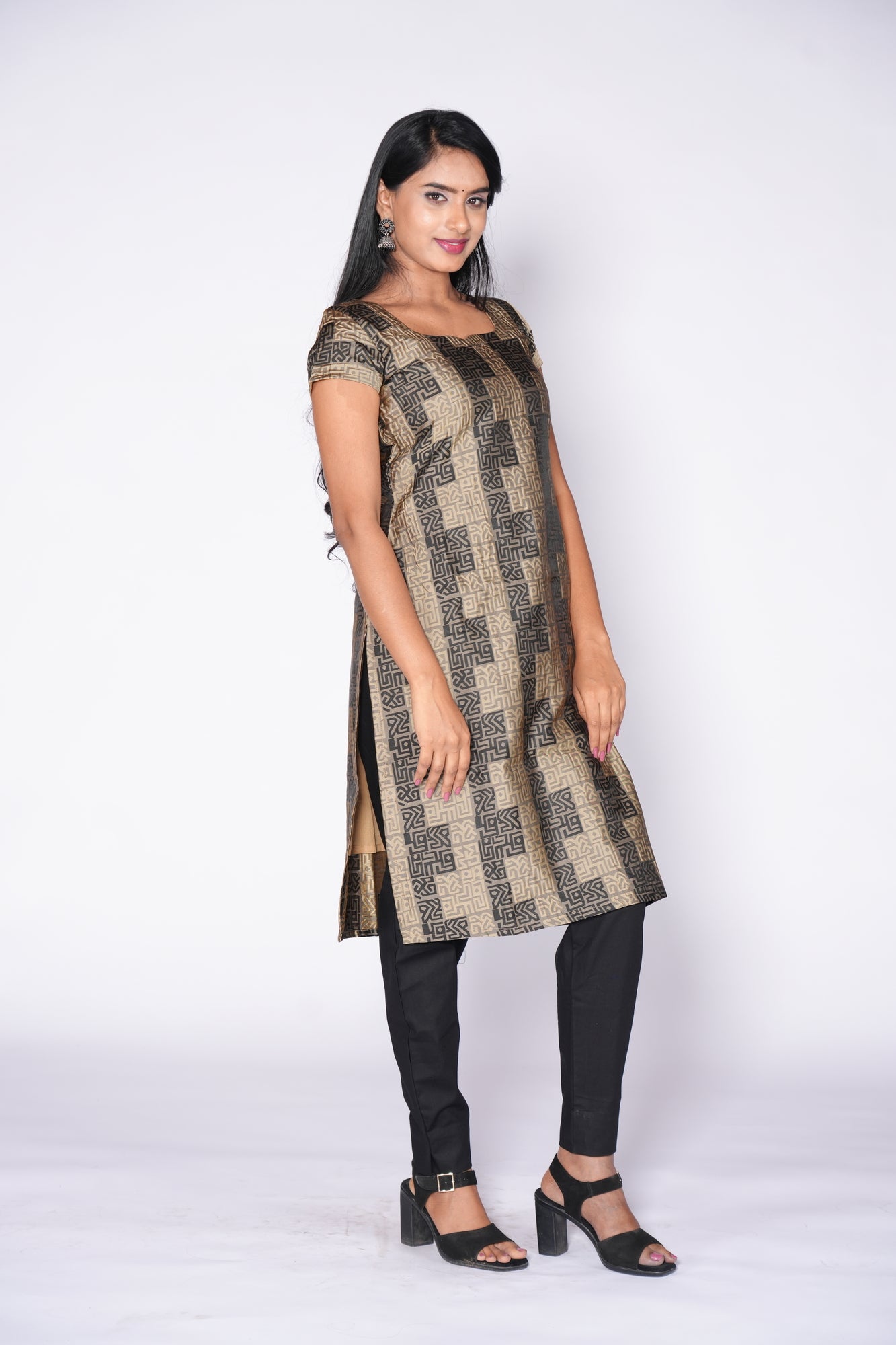 Black Cream Pattern Cotton Top