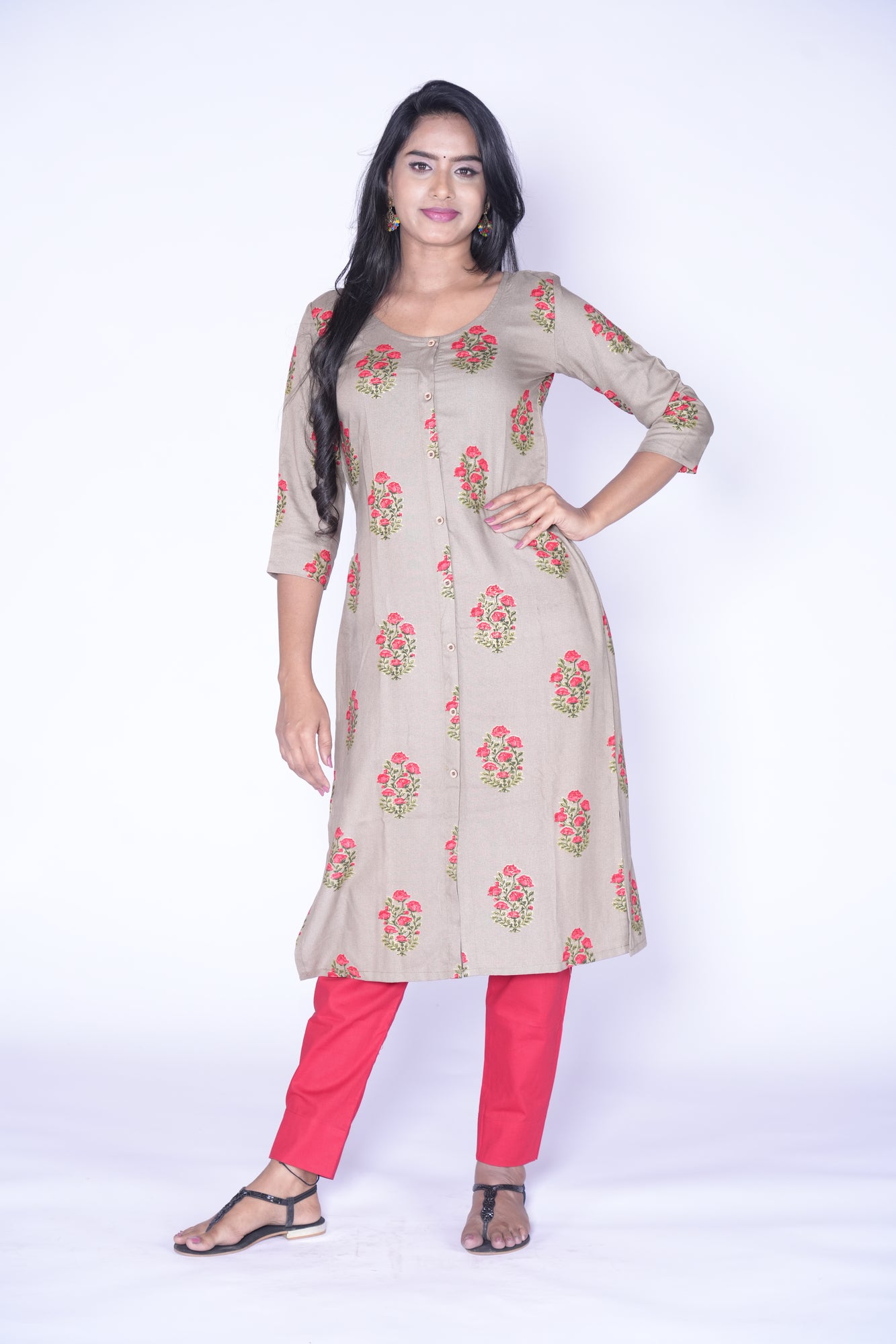 Red Rose Flower Bouquet on Mud Rayon Kurti